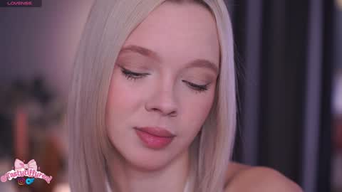 Snapshot of boobybliss chatting on 03/20/26, 09:25 Alina online show from 03/20/26, 09:25