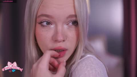 Snapshot of boobybliss chatting on 03/21/26, 08:08 Alina online show from 03/21/26, 08:08