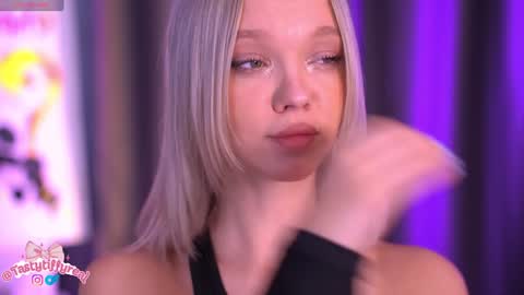 Snapshot of boobybliss chatting on 03/27/26, 06:30 Alina online show from 03/27/26, 06:30