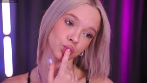 Snapshot of boobybliss chatting on 04/08/26, 07:08 Alina online show from 04/08/26, 07:08