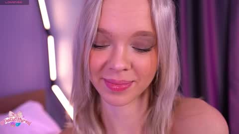 Snapshot of boobybliss chatting on 04/20/26, 08:06 Alina online show from 04/20/26, 08:06