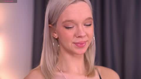 Snapshot of boobybliss chatting on 04/23/26, 08:13 Alina online show from 04/23/26, 08:13