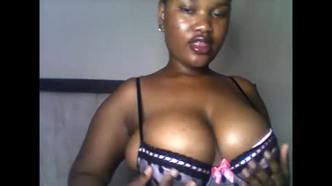 Snapshot of boobylicious012 chatting on 04/25/26, 06:05 boobylicious012 online show from 04/25/26, 06:05