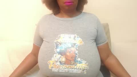 Snapshot of boobyqueen24 chatting on 02/18/25, 02:59 boobyqueen online show from 02/18/25, 02:59