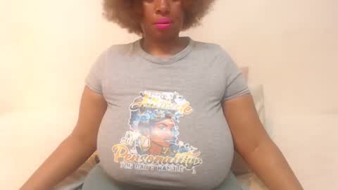 Snapshot of boobyqueen24 chatting on 02/26/25, 06:43 boobyqueen online show from 02/26/25, 06:43