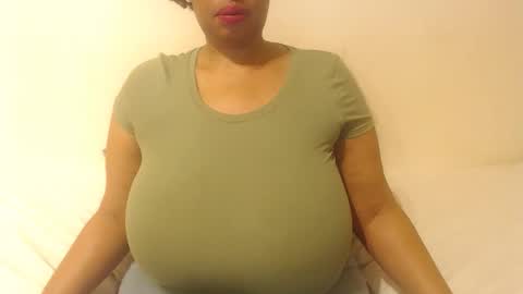 Snapshot of boobyqueen24 chatting on 09/12/25, 03:06 boobyqueen online show from 09/12/25, 03:06