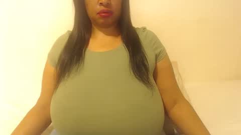 Snapshot of boobyqueen24 chatting on 10/19/25, 08:59 boobyqueen online show from 10/19/25, 08:59