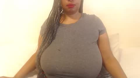 Snapshot of boobyqueen24 chatting on 11/26/25, 12:50 boobyqueen online show from 11/26/25, 12:50