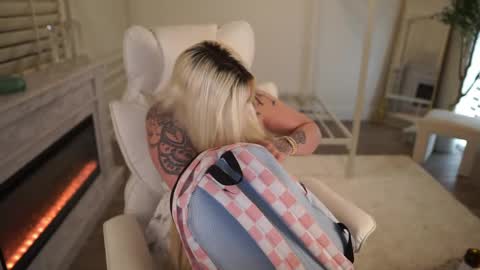 Snapshot of boobznbeer chatting on 02/09/25, 04:25 Miley online show from 02/09/25, 04:25