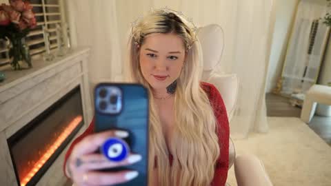 Snapshot of boobznbeer chatting on 02/11/25, 02:03 Miley online show from 02/11/25, 02:03