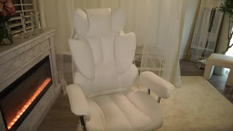 Snapshot of boobznbeer chatting on 02/11/25, 05:05 Miley online show from 02/11/25, 05:05