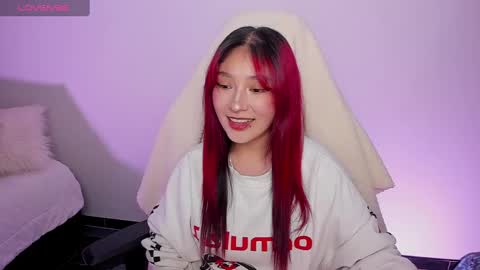 Snapshot of boonie_girl chatting on 12/04/24, 05:05 Booniee online show from 12/04/24, 05:05