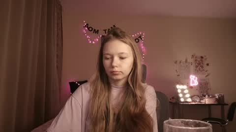 Milena online show from 11/26/25, 03:40