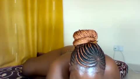 Snapshot of booty_panther chatting on 01/12/25, 04:18 sandrah online show from 01/12/25, 04:18