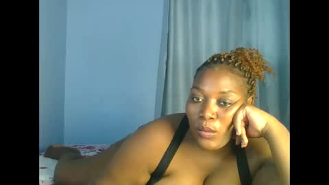 Snapshot of booty_panther chatting on 10/06/25, 05:38 sandrah online show from 10/06/25, 05:38