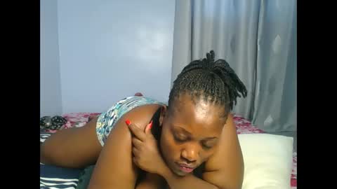 Snapshot of booty_panther chatting on 11/10/25, 08:35 sandrah online show from 11/10/25, 08:35