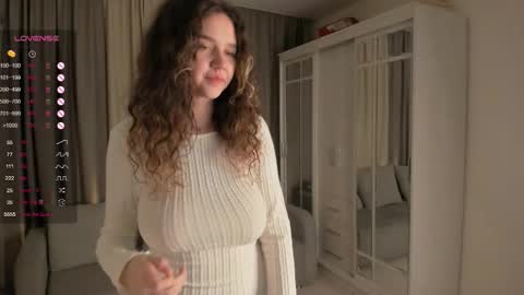 Ella online show from 10/03/25, 07:22