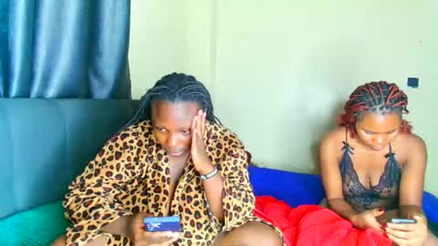 vee online show from 10/12/25, 09:25