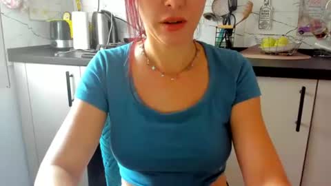 Snapshot of bootylicious_xx chatting on 07/30/26, 12:15 Klaras room online show from 07/30/26, 12:15