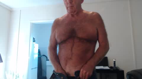 Snapshot of boppy21 chatting on 09/11/25, 03:01 Boppy21 online show from 09/11/25, 03:01