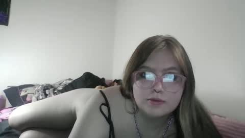 Snapshot of borderline_mutt chatting on 11/26/25, 05:47 borderline mutt online show from 11/26/25, 05:47