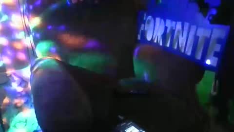 boredaf6678 online show from 10/11/25, 12:43