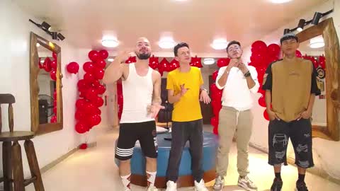 Snapshot of boschcz chatting on 02/10/25, 04:08 THOMAS AND DAMIAND online show from 02/10/25, 04:08