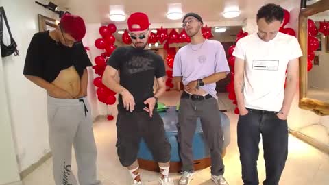 Snapshot of boschcz chatting on 02/22/25, 05:34 THOMAS AND DAMIAND online show from 02/22/25, 05:34