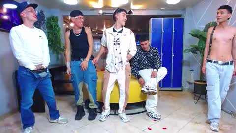 Snapshot of boschcz chatting on 10/05/25, 04:11 THOMAS AND DAMIAND online show from 10/05/25, 04:11