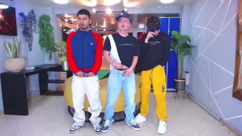 Snapshot of boschcz chatting on 10/12/25, 04:11 THOMAS AND DAMIAND online show from 10/12/25, 04:11