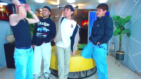 Snapshot of boschcz chatting on 10/22/25, 04:13 THOMAS AND DAMIAND online show from 10/22/25, 04:13