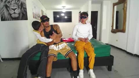 Snapshot of boschcz chatting on 11/03/25, 05:36 THOMAS AND DAMIAND online show from 11/03/25, 05:36