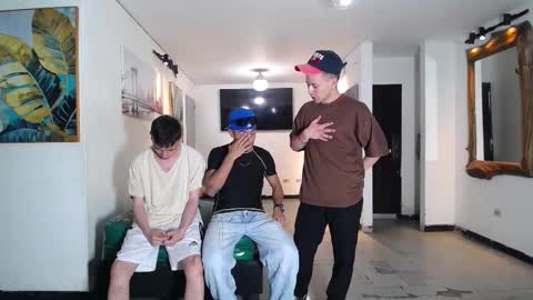 Snapshot of boschcz chatting on 11/16/25, 06:24 THOMAS AND DAMIAND online show from 11/16/25, 06:24