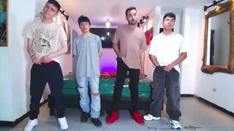 Snapshot of boschcz chatting on 11/24/25, 06:40 THOMAS AND DAMIAND online show from 11/24/25, 06:40