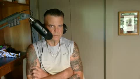 Snapshot of boss1420 chatting on 09/09/25, 03:55 BOSS online show from 09/09/25, 03:55