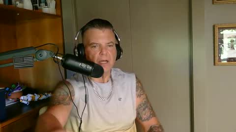 Snapshot of boss1420 chatting on 09/10/25, 06:30 BOSS online show from 09/10/25, 06:30