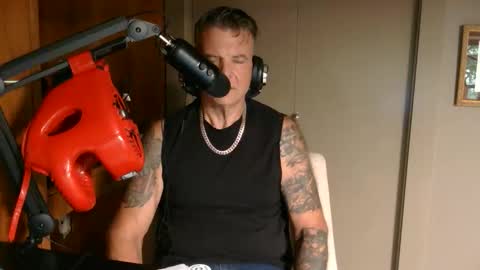 Snapshot of boss1420 chatting on 09/11/25, 05:57 BOSS online show from 09/11/25, 05:57