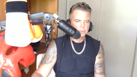 Snapshot of boss1420 chatting on 09/30/25, 05:40 BOSS online show from 09/30/25, 05:40