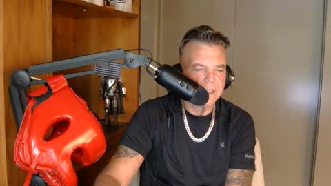 Snapshot of boss1420 chatting on 10/03/25, 04:15 BOSS online show from 10/03/25, 04:15