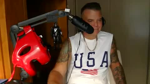 Snapshot of boss1420 chatting on 10/08/25, 06:49 BOSS online show from 10/08/25, 06:49