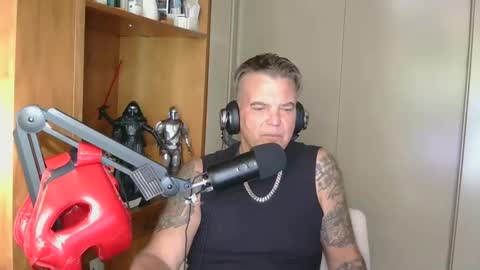 Snapshot of boss1420 chatting on 10/21/25, 05:02 BOSS online show from 10/21/25, 05:02