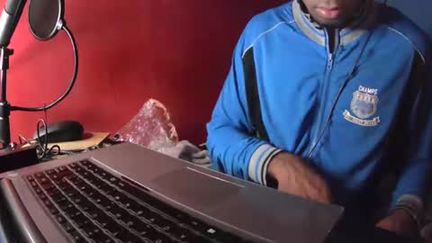 boss_playa98 online show from 02/15/25, 08:33