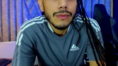 Snapshot of bossdominator1 chatting on 10/22/25, 04:02 Boss online show from 10/22/25, 04:02