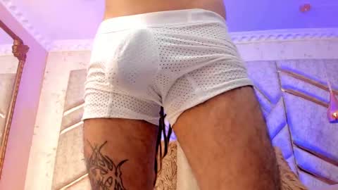 Snapshot of bossdominator1 chatting on 10/23/25, 04:34 Boss online show from 10/23/25, 04:34