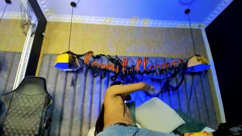 Snapshot of bossdominator1 chatting on 10/26/25, 03:23 Boss online show from 10/26/25, 03:23