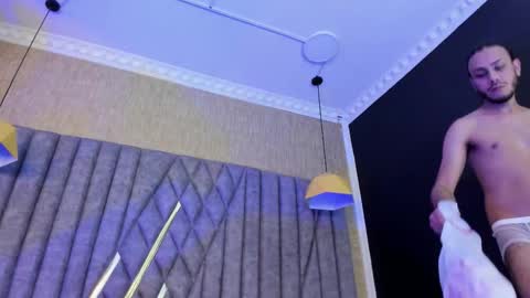 Snapshot of bossdominator1 chatting on 11/12/25, 03:18 Boss online show from 11/12/25, 03:18