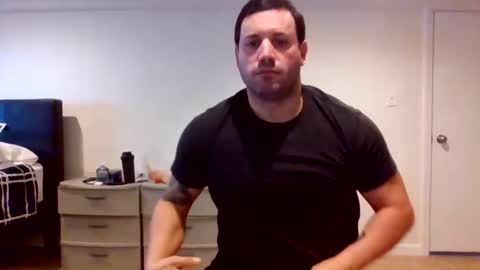 The Italian Boss  online show from 12/14/25, 02:00