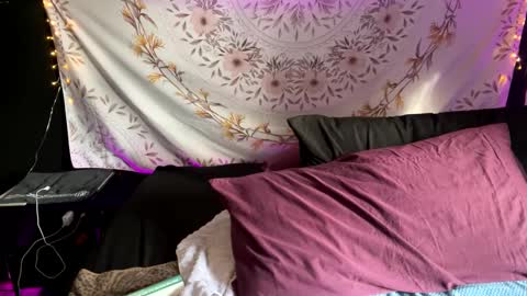 Snapshot of bossmomma chatting on 02/09/25, 09:17 BossMom online show from 02/09/25, 09:17