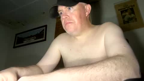 Snapshot of bostonirish45 chatting on 04/16/26, 05:58 bostonirish45 online show from 04/16/26, 05:58