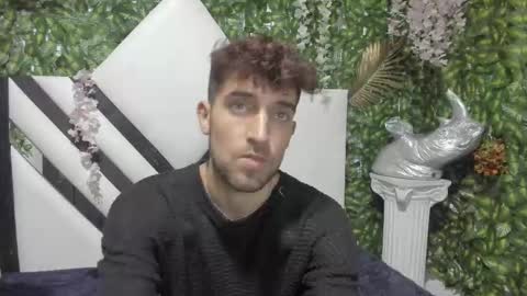 Snapshot of bottom_dacer chatting on 10/14/25, 07:25 Chris  online show from 10/14/25, 07:25